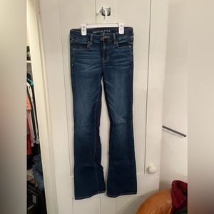 Size 2 XL women’s American eagle boyfriend fit jeans. NEVER WORN.